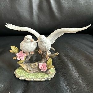 Vintage white doves bisque porcelain figurine Wellington collection
